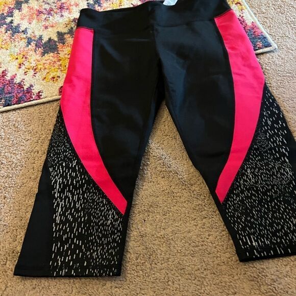 Fabletics small cropped leggings - Picture 3 of 8